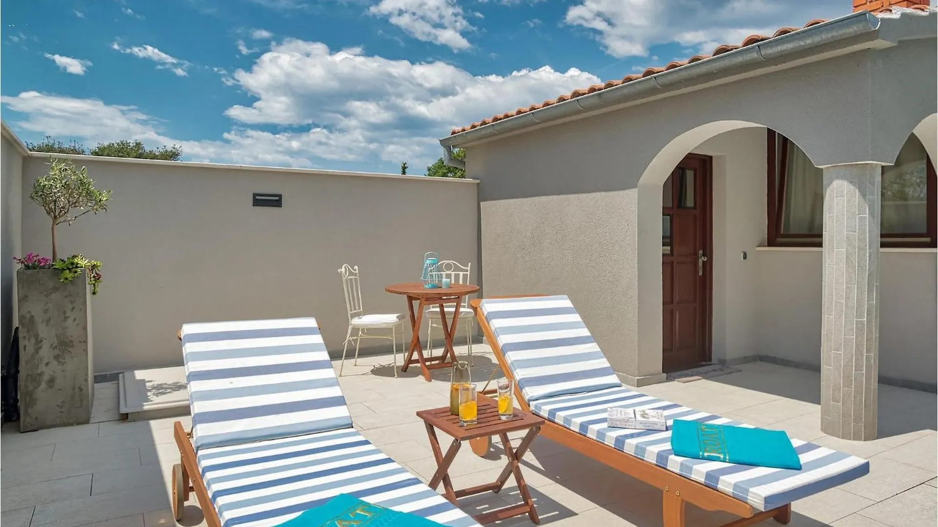 Villa Antea Zadar 0*,