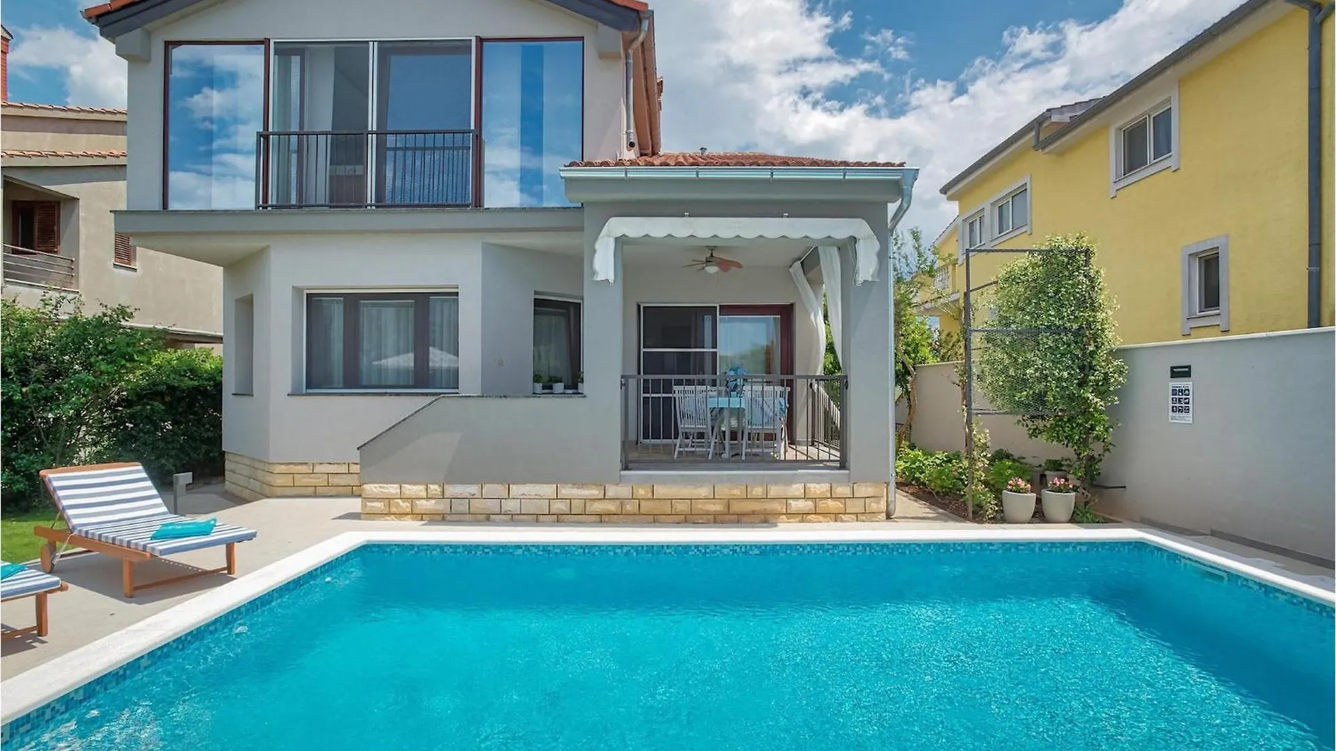 Villa Antea Zadar 0*,  Croatia